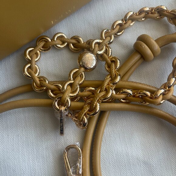 Loewe Medium Flamenco Bag in Sahara colour - Picture 5 of 11